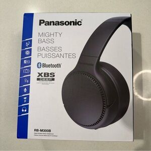 BNWT Panasonic RB-M300B Deep Bass Wireless Bluetooth Headphones
